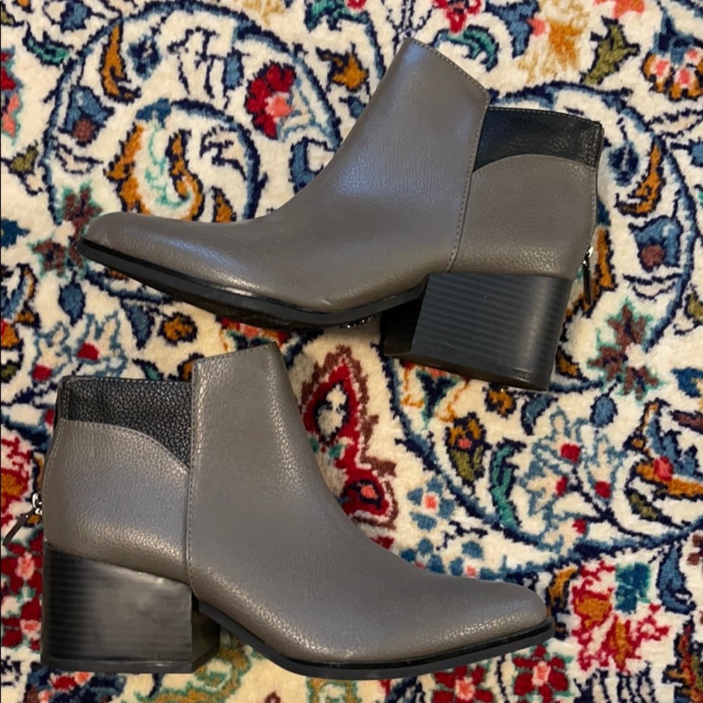 Simply Vera Grey Leather Booties